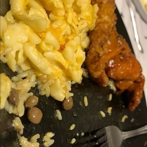 Meet your Posher, Demi